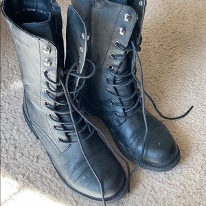 Combat boots